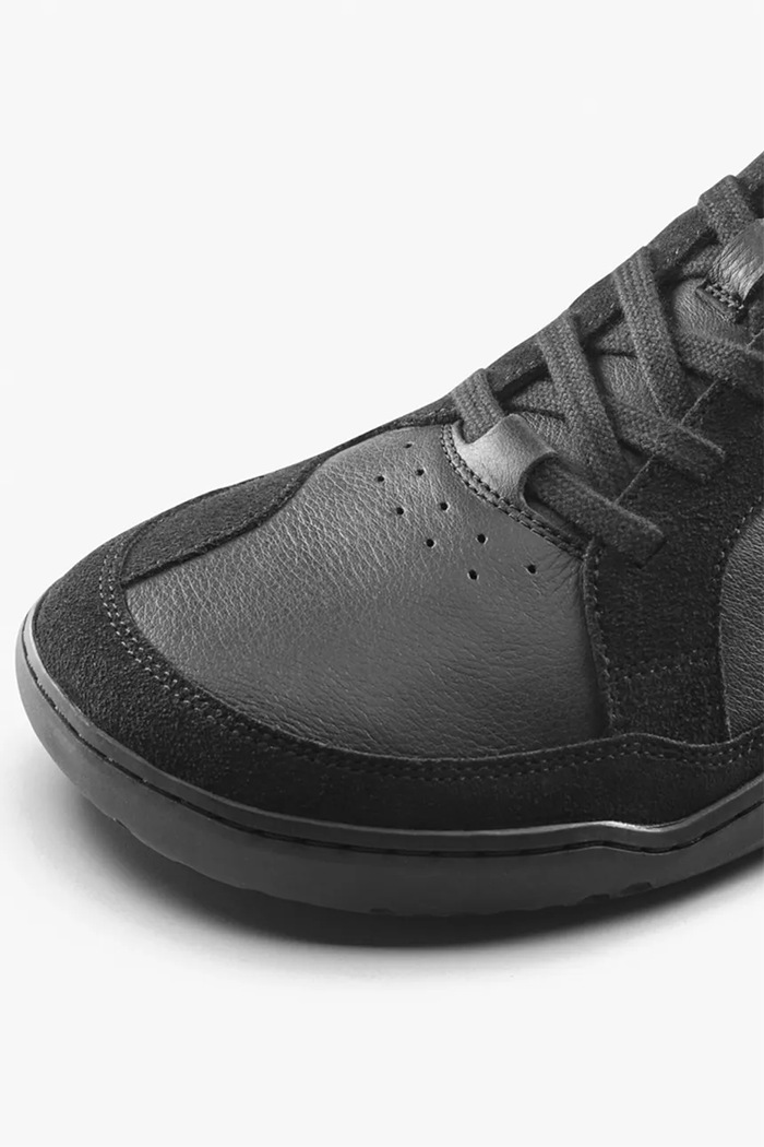GOBI III SNEAKER LEATHER sneakersy damskie skórzane Vivobarefoot czarny 209123