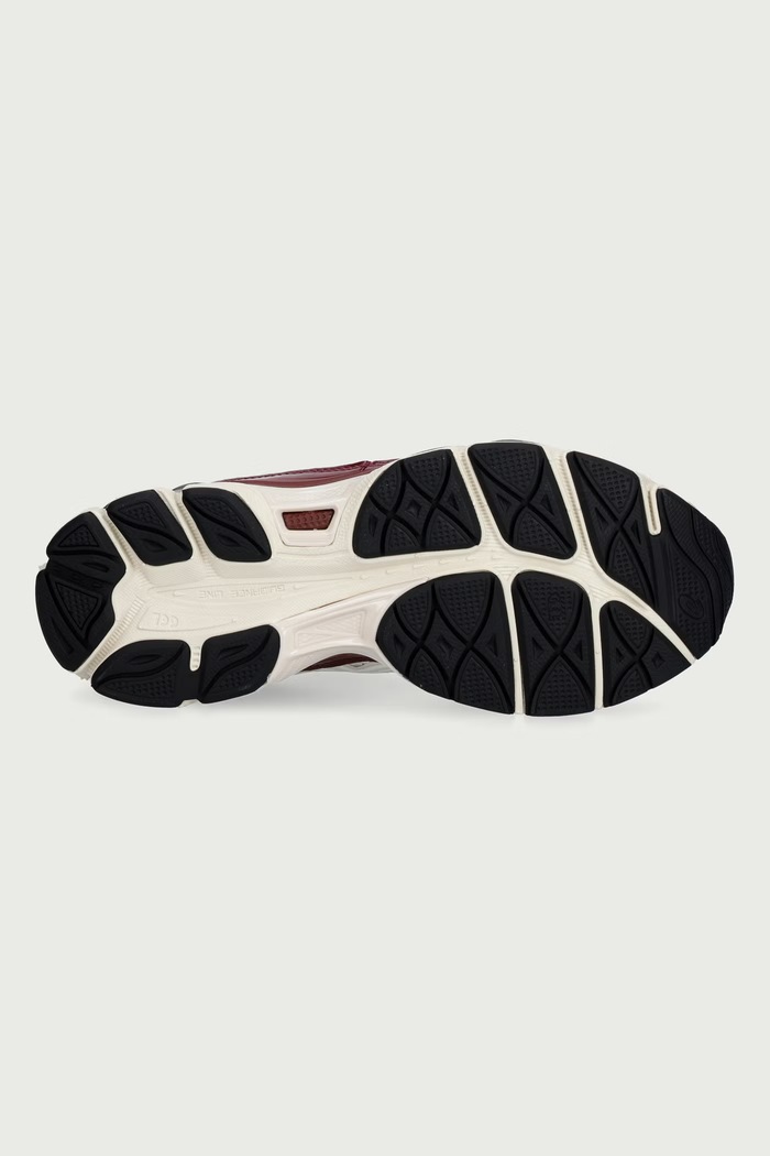 GEL-NYC "PATENT PACK" sneakersy damskie Asics bordowy 1203B081.103