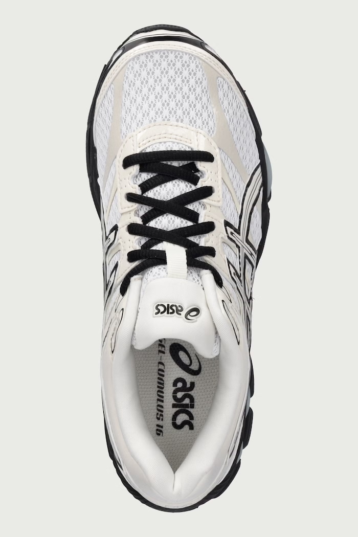 GEL-CUMULUS 16 "PATENT PACK" sneakersy damskie Asics 1203B071.100 biały