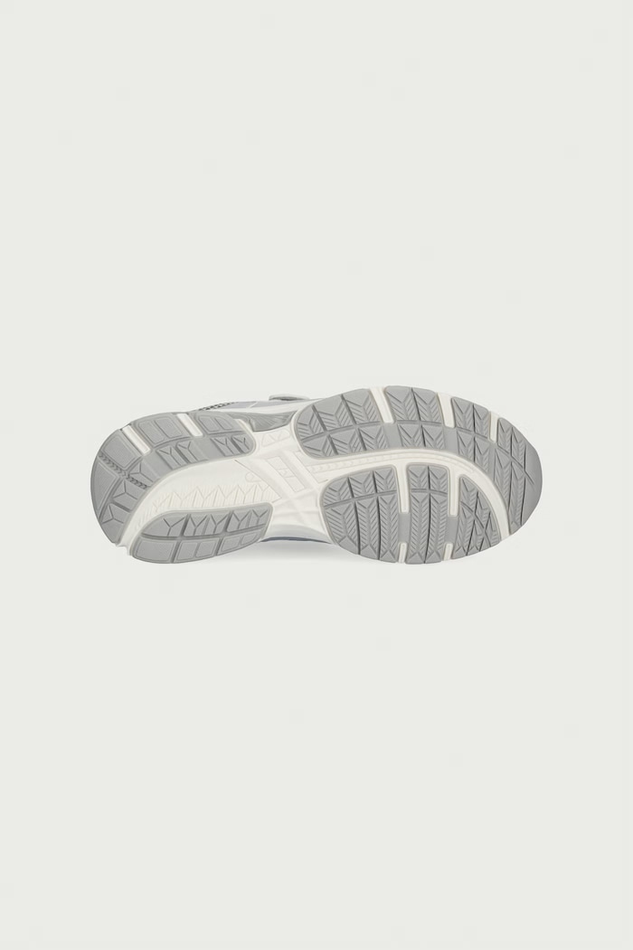 Sneakersy dziecięce Calvin Klein srebrny V1A9.83393.30.34