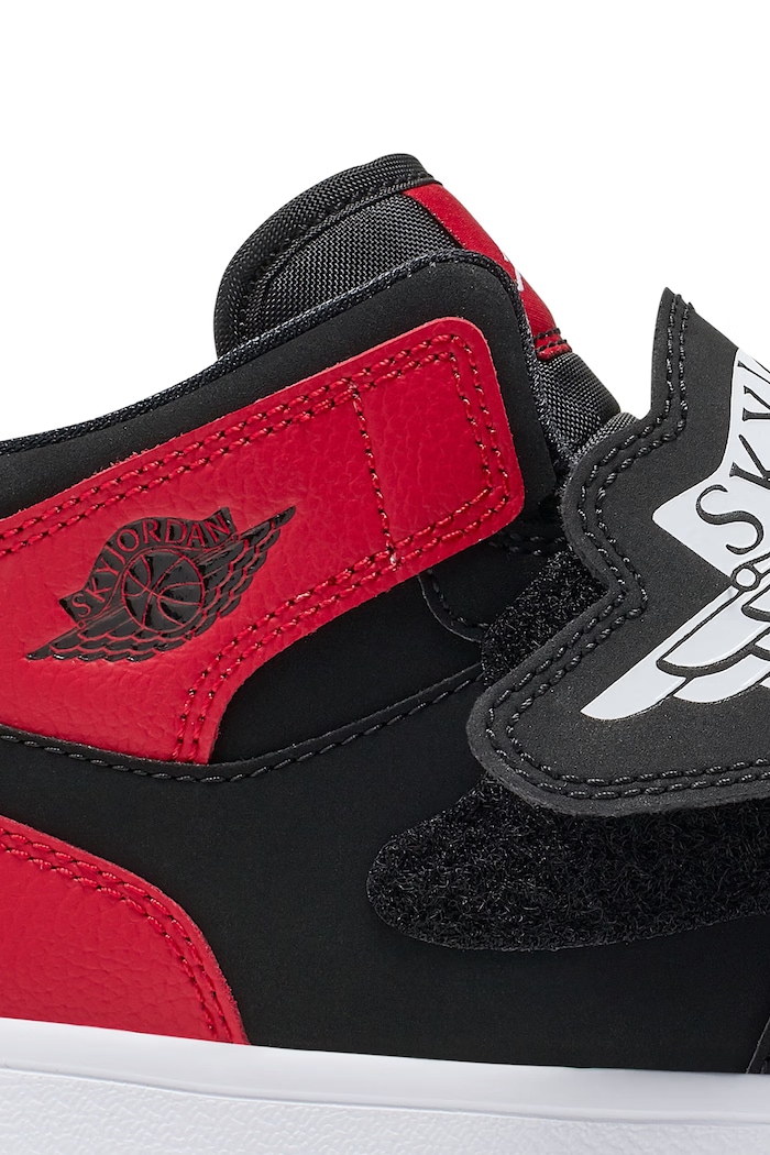 Sky Jordan 1 sneakersy dziecięce Jordan czarny BQ7197
