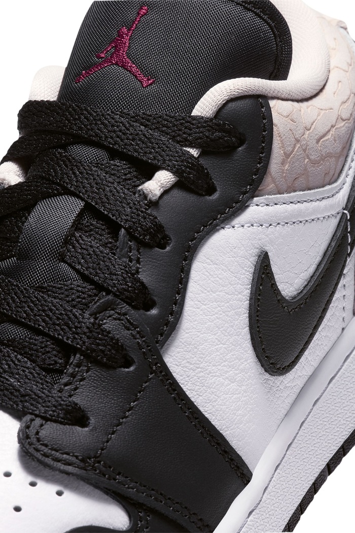 Jordan Air Jordan 1 Low SE кроссовки для детей кожаные IQ5229