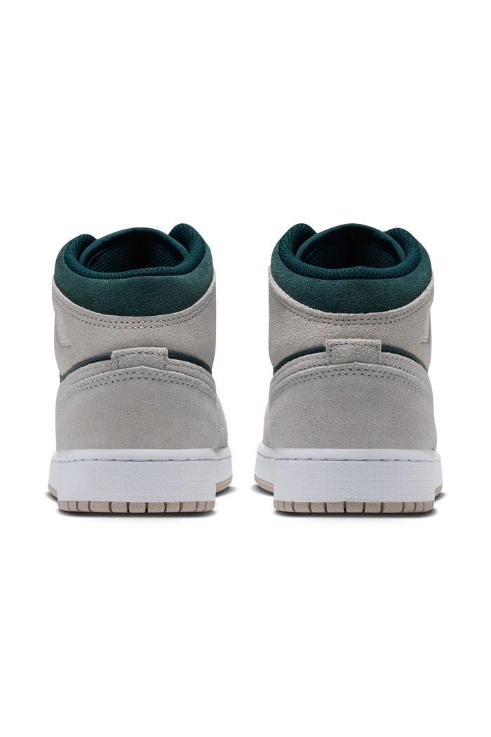 Chłopiec Jordan Air Jordan 1 Mid sneakersy dziecięce DQ8423 szary