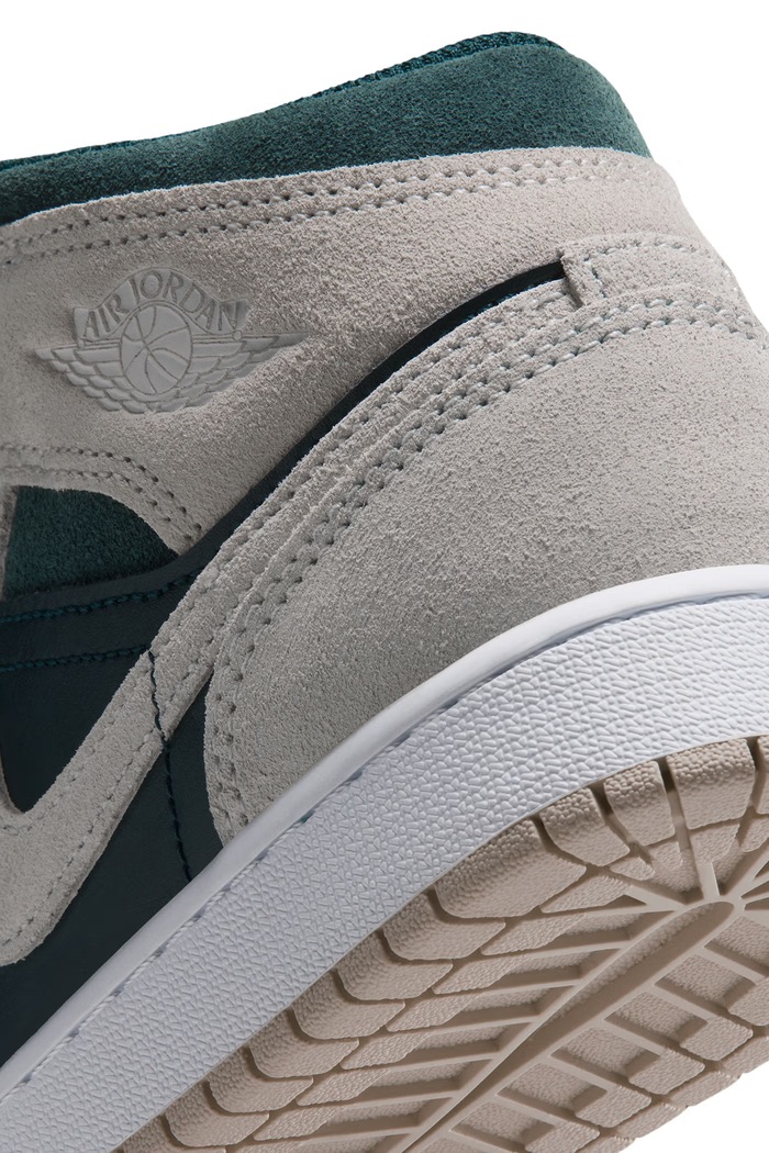 Jordan Air Jordan 1 Mid sneakersy dziecięce DQ8423