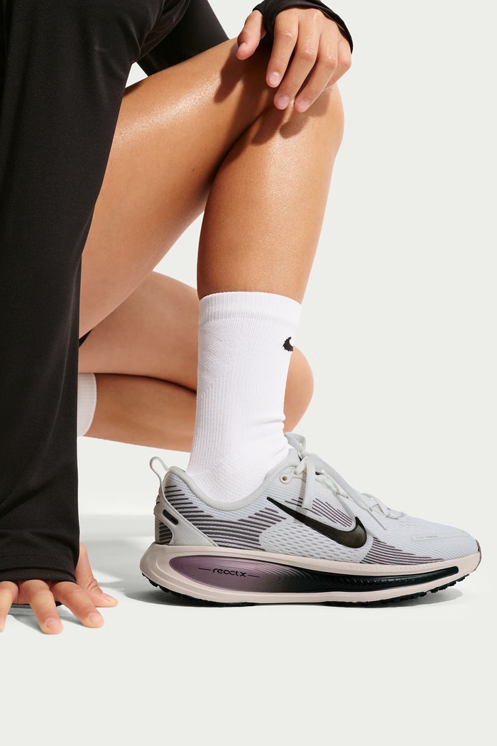 Nike Sneakersy dziecięce Nike Vomero 18 HQ2157