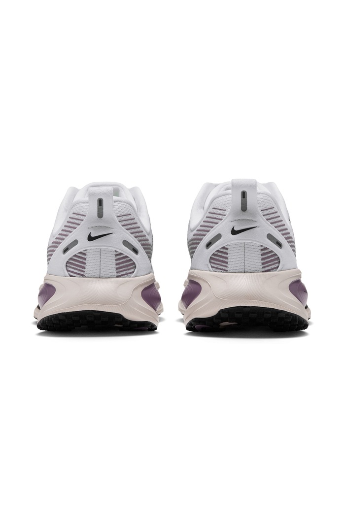 Chłopiec Nike Sneakersy dziecięce Nike Vomero 18 HQ2157 biały