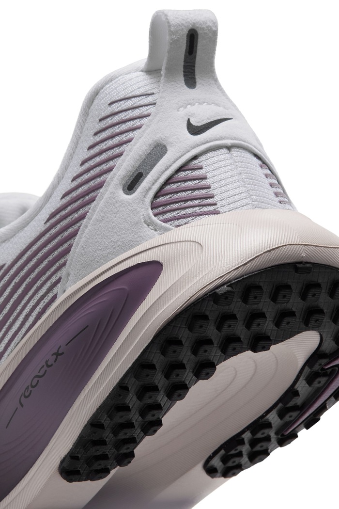 Nike Sneakersy dziecięce Nike Vomero 18 HQ2157