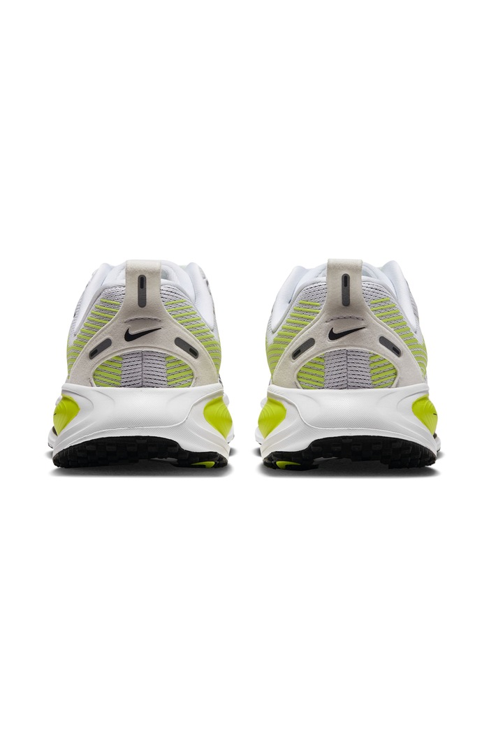 Chłopiec Nike Sneakersy dziecięce Nike Vomero 18 HQ2157 biały