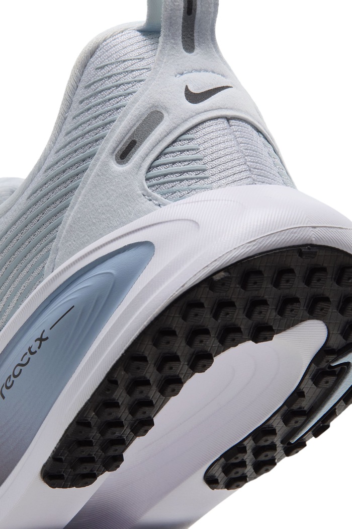 Nike Sneakersy dziecięce Nike Vomero 18 HQ2157