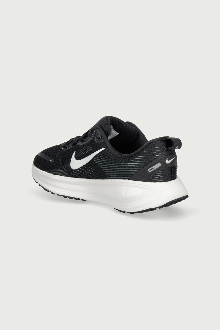 Chłopiec Nike Sneakersy dziecięce Nike Vomero 18 HQ2157 czarny
