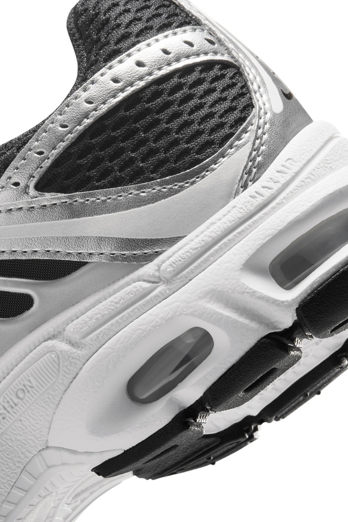 Nike Nike Air Max Moto 2K sneakersy dziecięce IQ9430