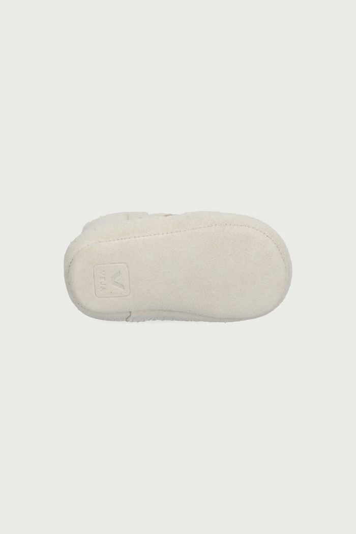 Buty niemowlęce zamszowe VEJA X KONGES SLOJD Veja beżowy BQ0322359C