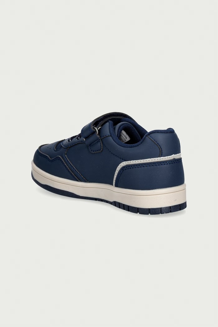 Chłopiec Tommy Hilfiger sneakersy dziecięce T1X9.35226.30.34 granatowy