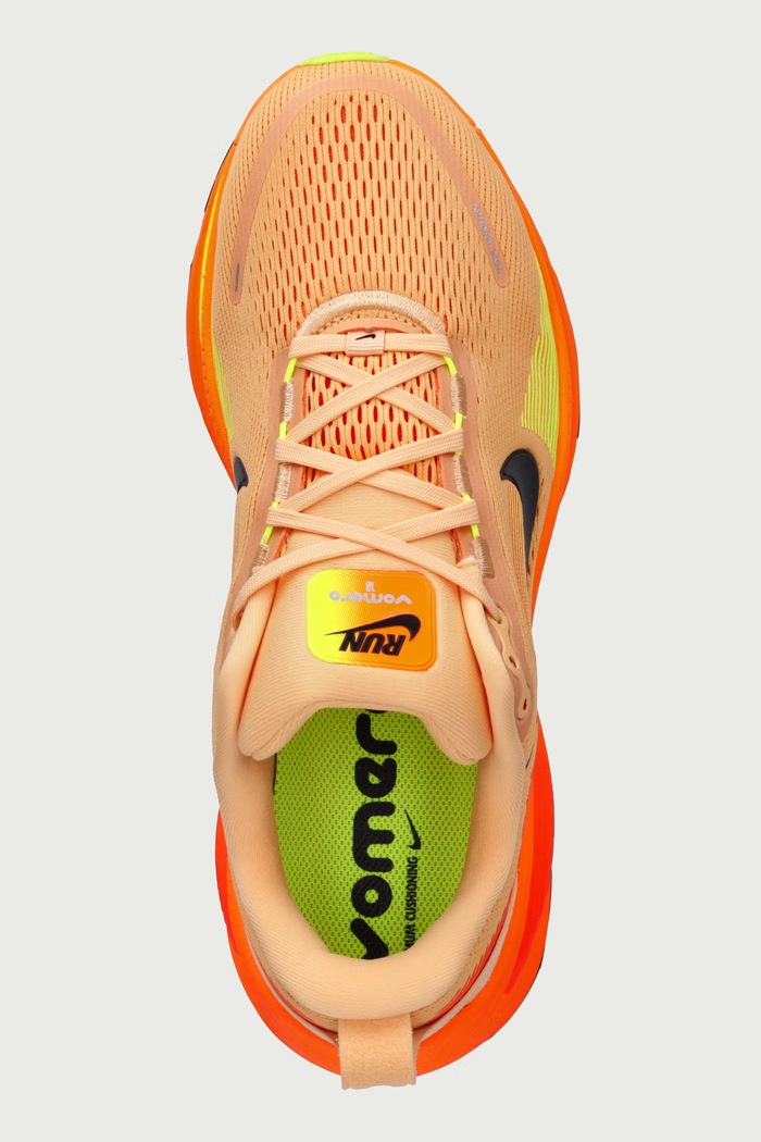 Sneakersy męskie Vomero 18 Nike HM6803.700 pomarańczowy