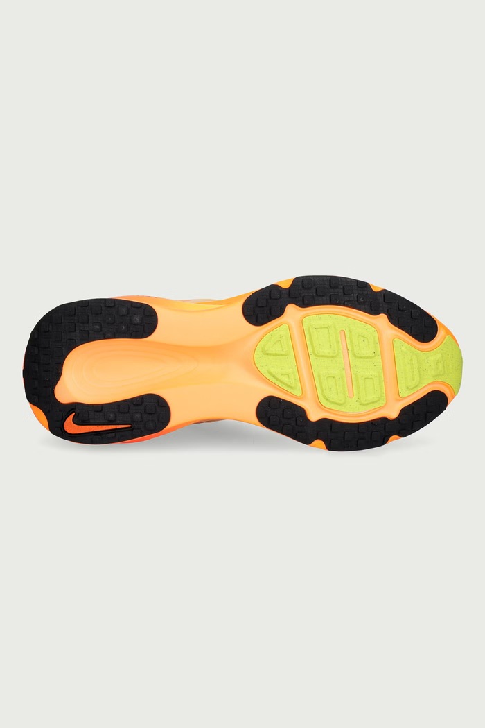 Sneakersy męskie Vomero 18 Nike pomarańczowy HM6803.700
