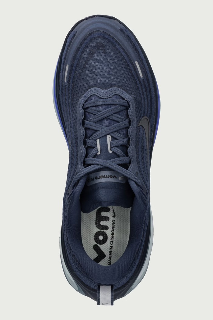 Sneakersy męskie Vomero Plus Nike HV8150.402 granatowy