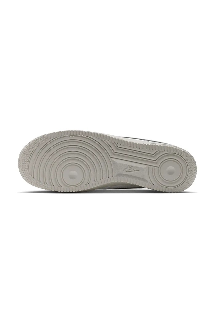 Air Force '07 LV8 sneakersy męskie skórzane Nike Sportswear biały IV3415.100