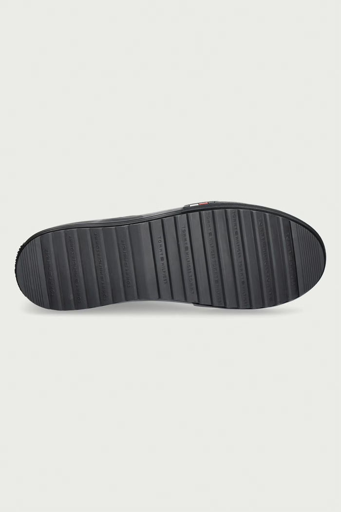 HARLEM STREET CLEAT WINTER sneakersy męskie skórzane Tommy Hilfiger czarny FM0FM05954