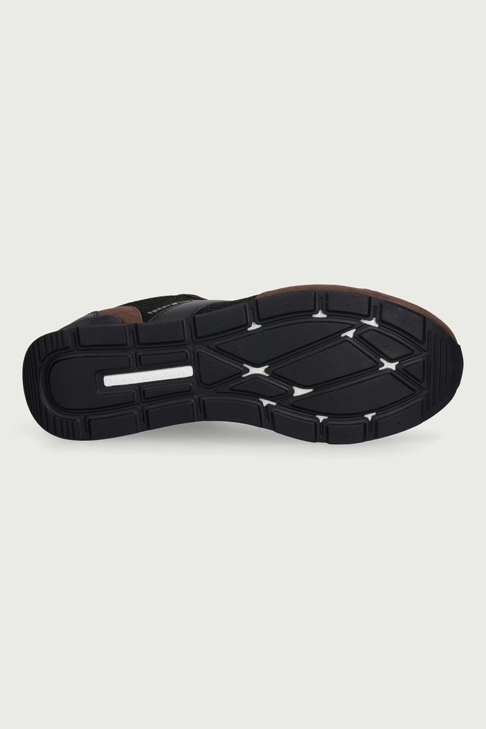 T HILFIGER CORE MIX RUNNER sneakersy męskie Tommy Hilfiger brązowy FM0FM06001