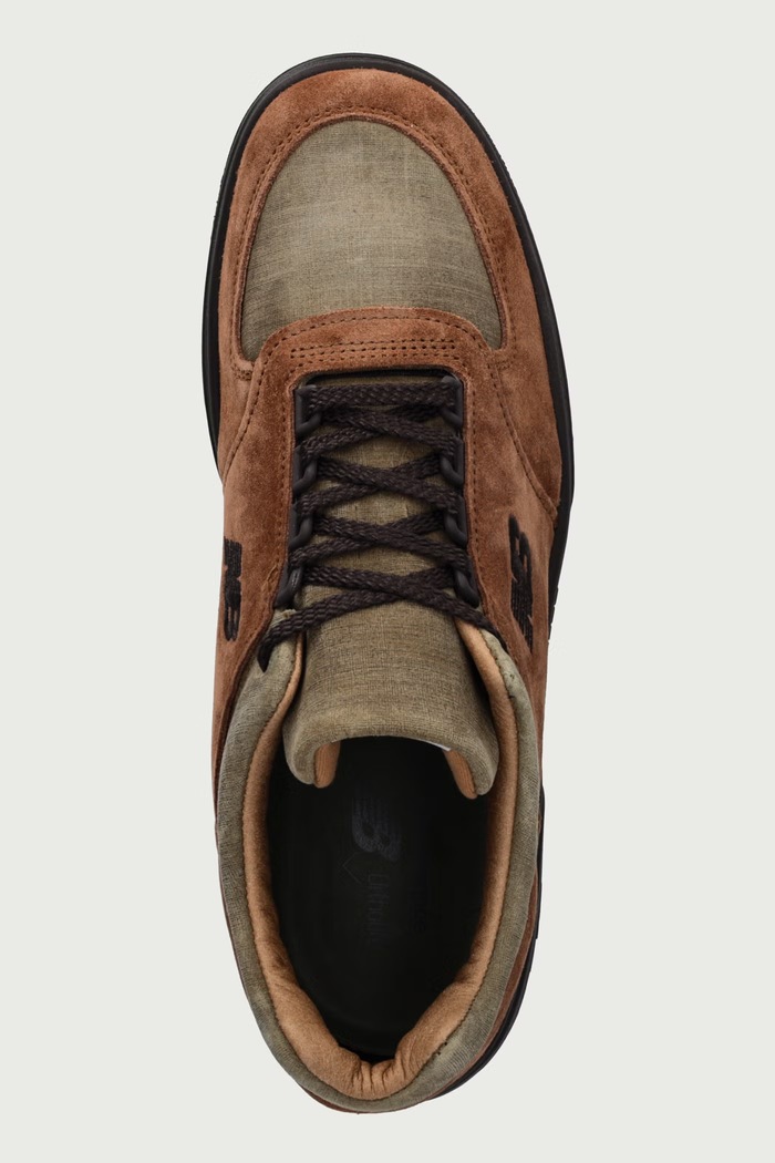 Made in UK sneakersy męskie zamszowe New Balance UADWGRB brązowy