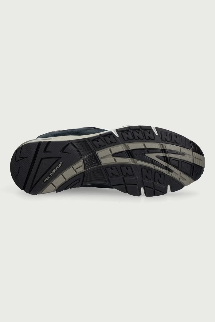 Made in UK sneakersy męskie zamszowe New Balance szary M991PN1