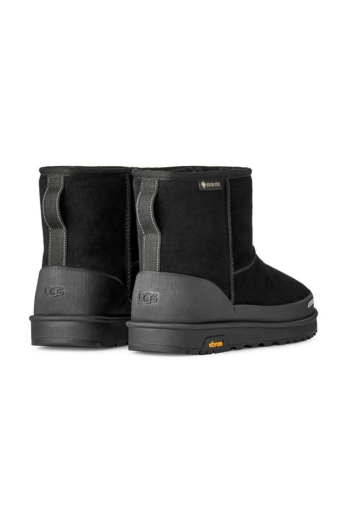 Obutev UGG M Classic Mini Guard Gtx snežni čevlji ženski semišasti 1180196.BLK črna