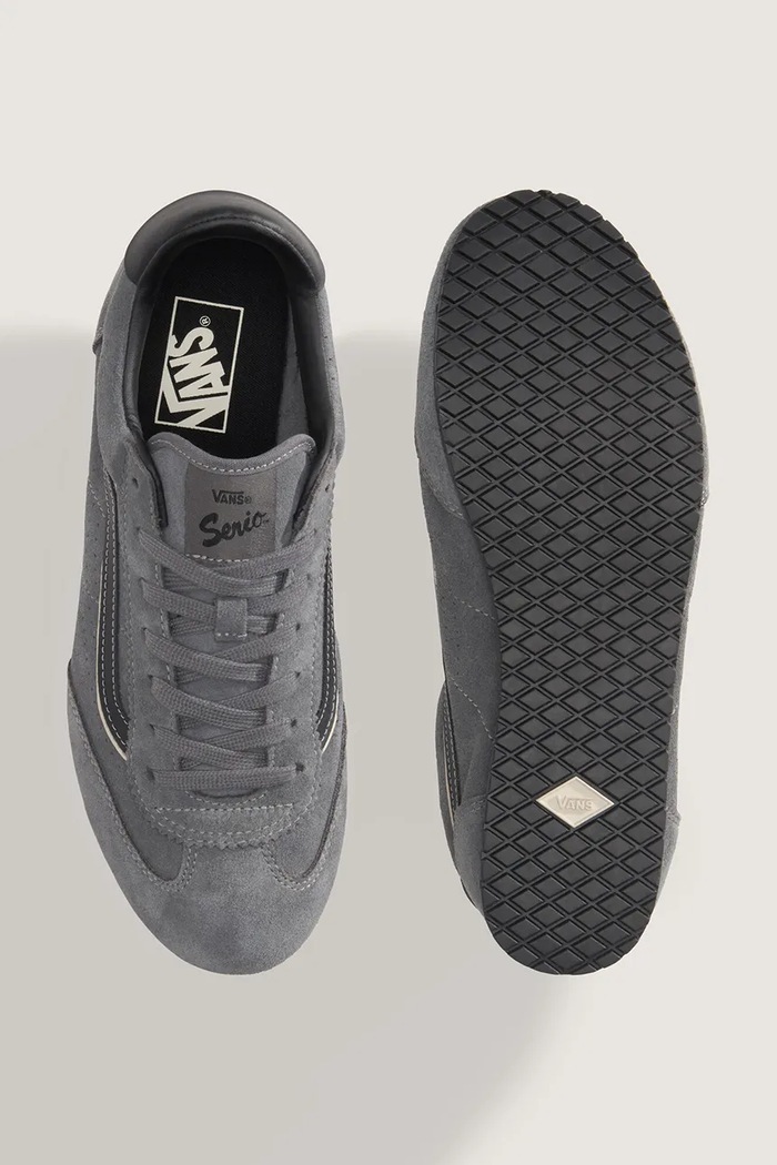 Super Lowpro sneakers pánske semišové Vans VN000Z2ZY391 sivá
