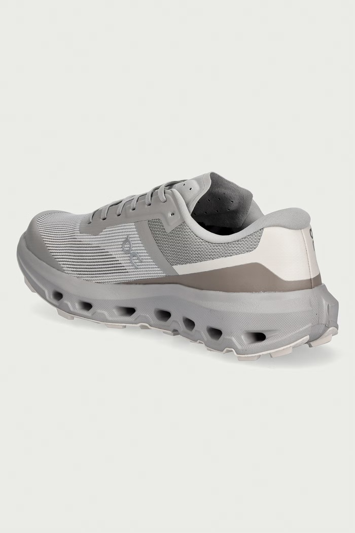 Obuwie On buty sportowe męskie Cloudvista 3 3MG30041344 szary