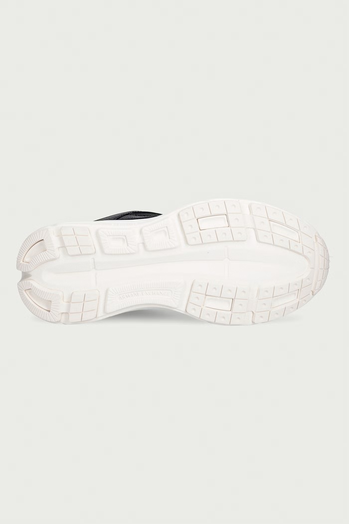 Tenisice za muškarce Armani Exchange crna XM003623.AF29108.UC001