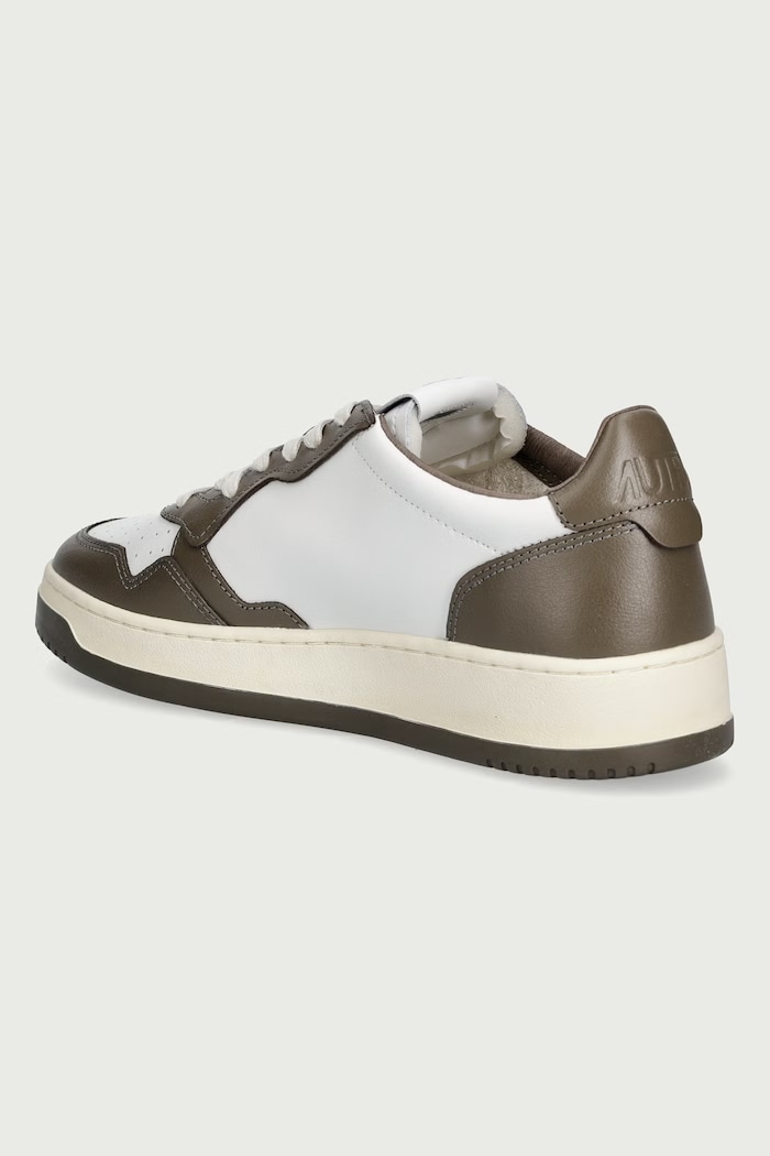 Shoes AUTRY Medalist sneakers Men's leather AULMWB68 white