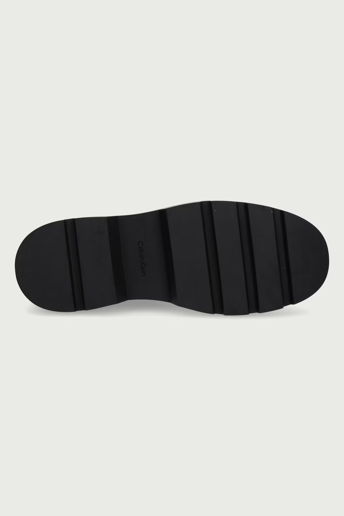 Gležnjače za muškarce od kože LUGGED MID LACE UP TC TU LTH Calvin Klein crna HM0HM022670GJ
