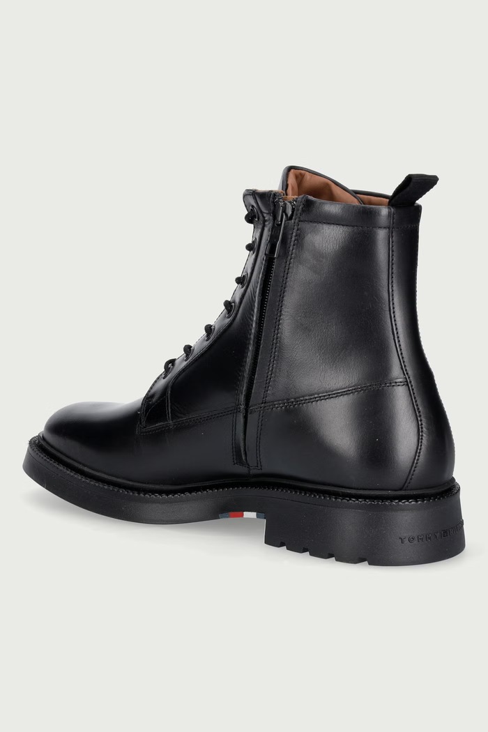 Обувки Tommy Hilfiger Боти челси мъжки от кожа CORPORATE CASUAL LTH BOOT FM0FM06174 черен
