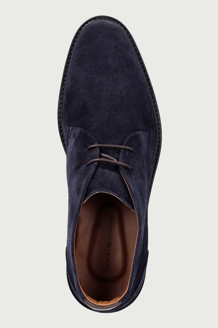 Buty męskie zamszowe CORPORATE DRESSY SUEDE LACE BOOT Tommy Hilfiger FM0FM05951 granatowy