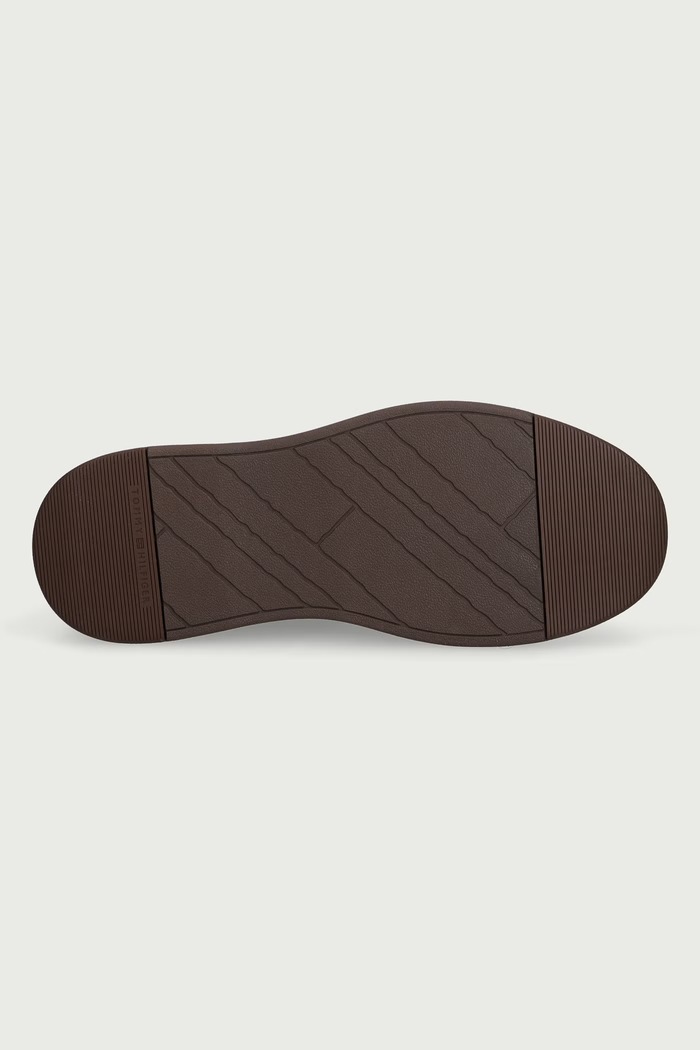 Topánky pánske semišové COMFORT SUEDE CHUKKA Tommy Hilfiger hnedá FM0FM06074