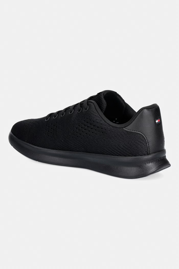 Obutev Tommy Hilfiger LIGHTWEIGHT RUNNER KNIT superge moške FM0FM05909 črna