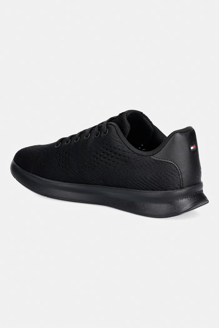 Obutev Tommy Hilfiger LIGHTWEIGHT RUNNER KNIT superge moške FM0FM05909 črna