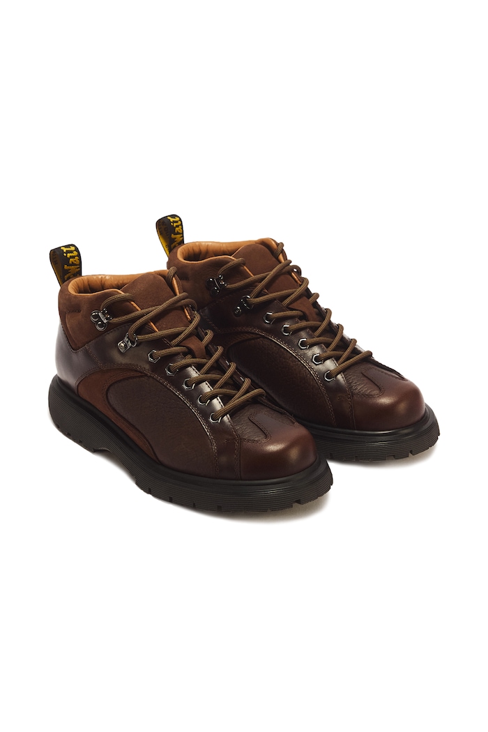 Dr. Martens Wayborne Boot dress shoes leather DM43247200 brown AW26