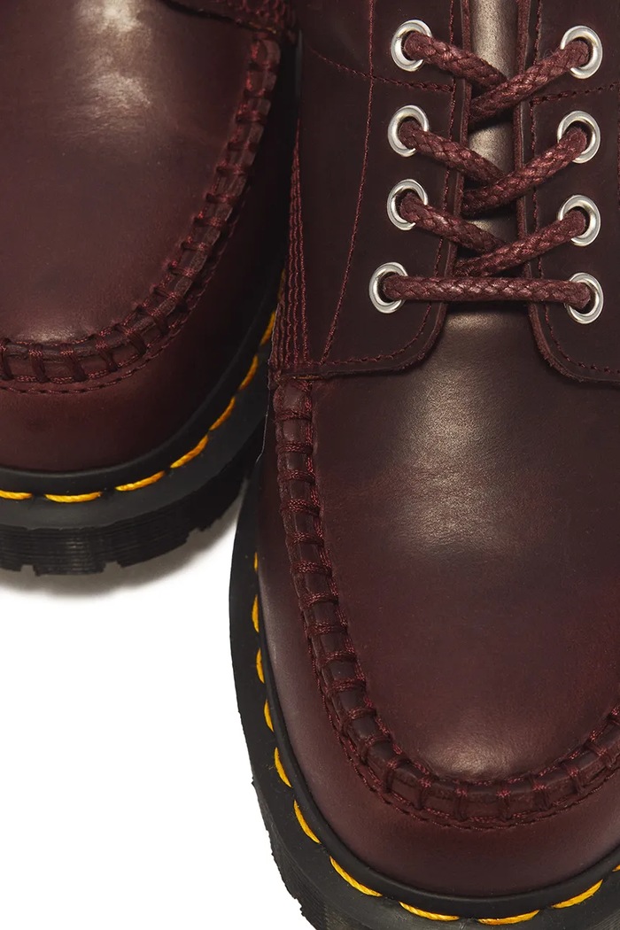 Mokasyny skórzane Lowell Dr. Martens brązowy DM43321200