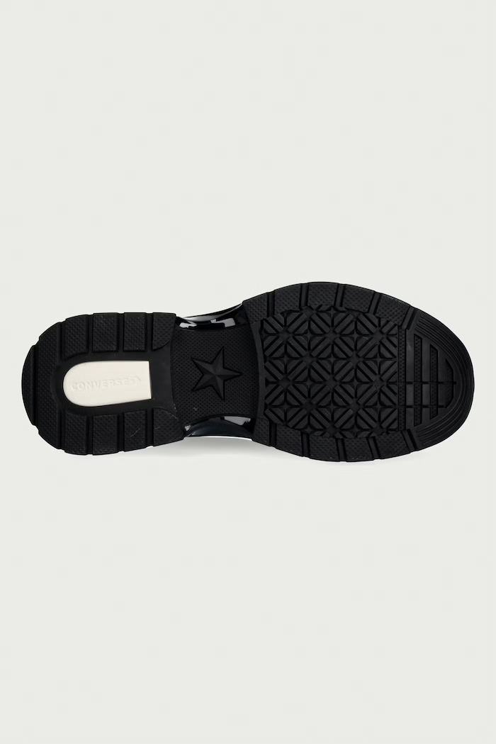 Run Star Crush OX plimsolls Low on a platform Converse black A18465C