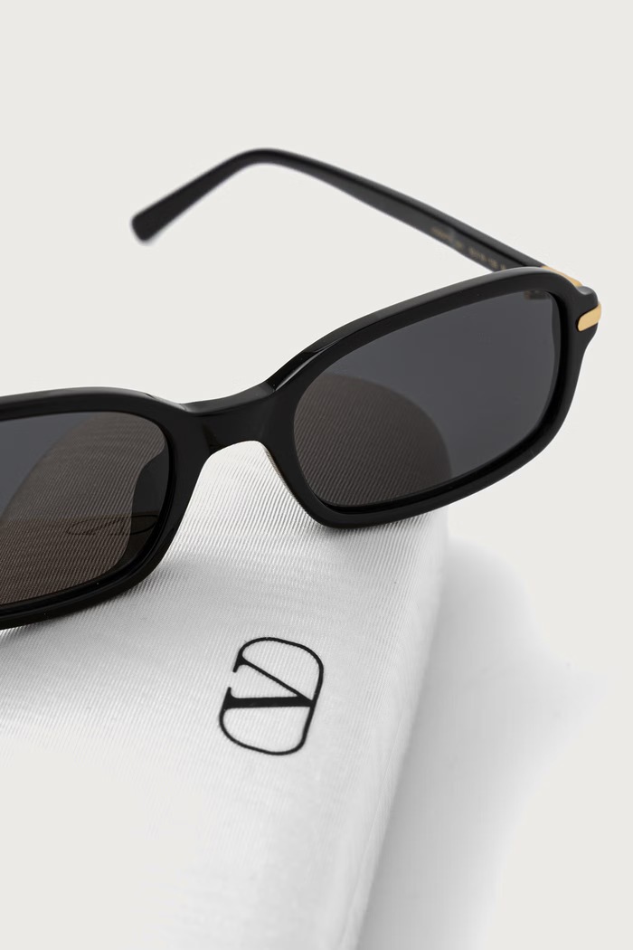 Okulary przeciwsłoneczne damskie Valentino Eyewear VG0047S czarny