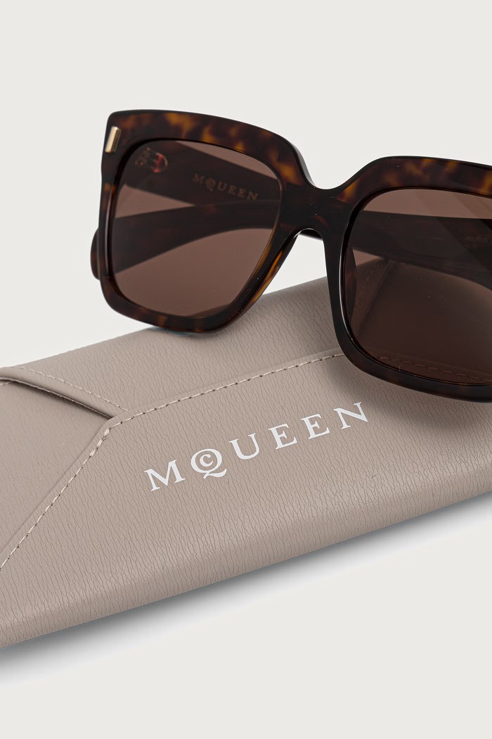 Okulary przeciwsłoneczne damskie Alexander McQueen AM0583S brązowy