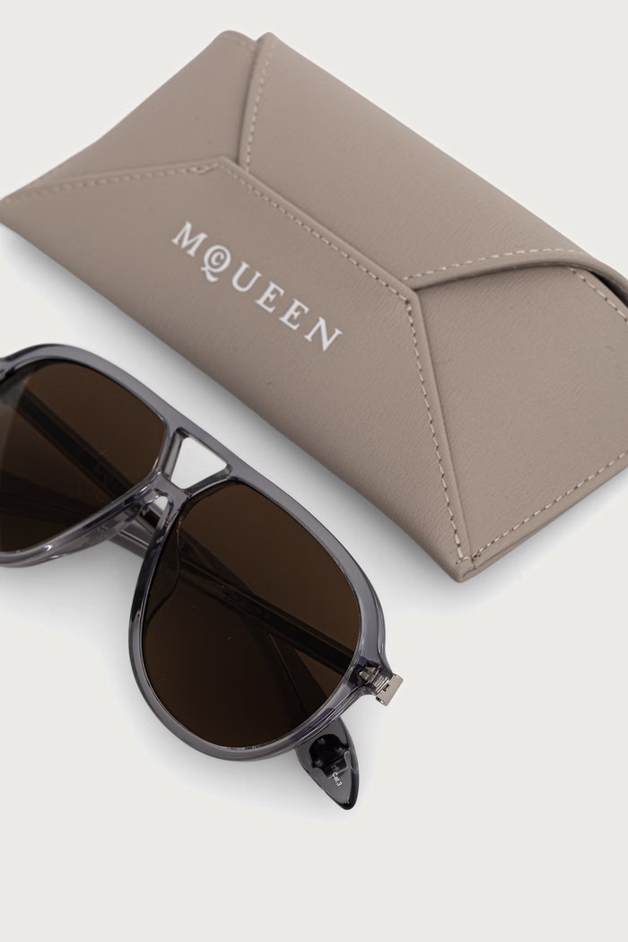 Okulary przeciwsłoneczne pilotki męskie Alexander McQueen AM0586S szary