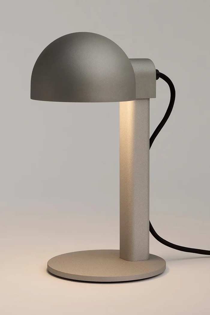 HAY lampa stołowa z aluminium 28 x 14 x 17 cm szary AE926.D360