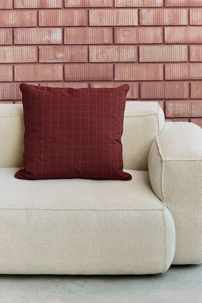 Salon i sypialnia HAY poszewka na poduszkę dekoracyjna bawełniana 60 x 60 cm AG063.D294.AV51 bordowy
