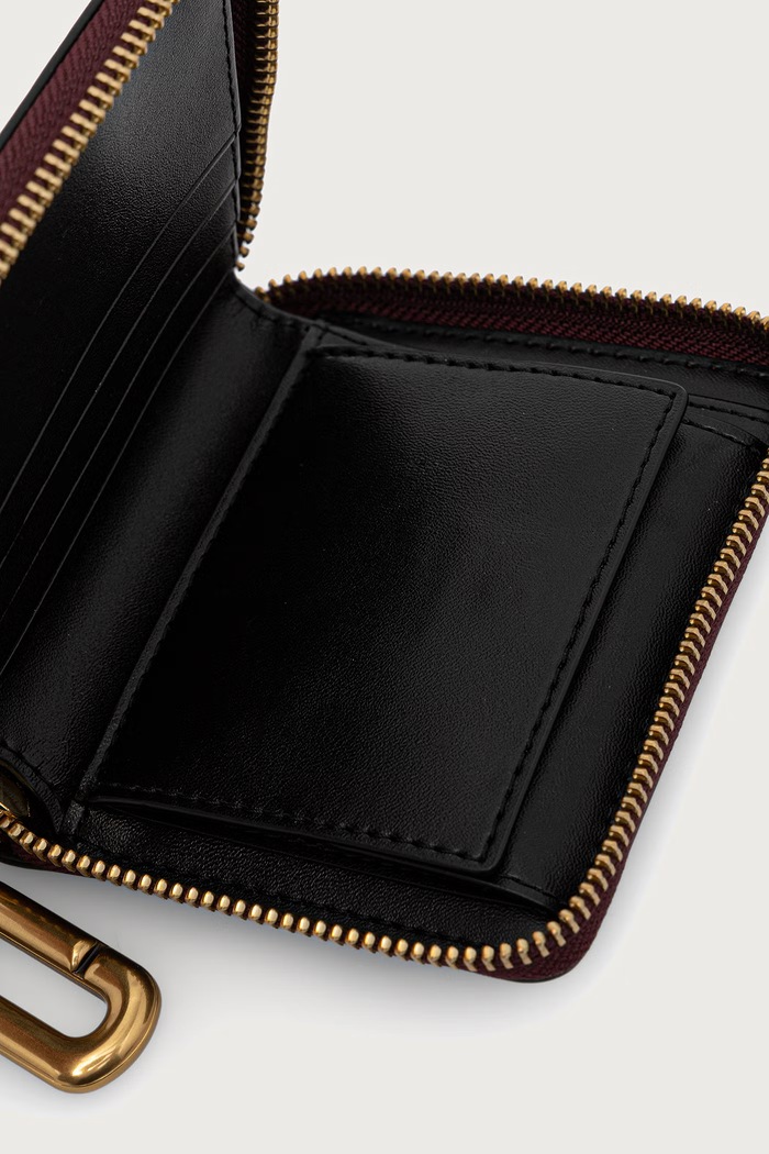 Portfel damski skórzany SLIM COMPACT WALLET MARC JACOBS 2P6SMP017S01 bordowy