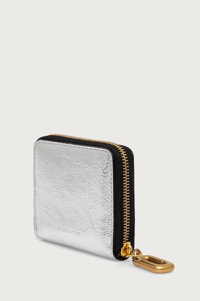 MARC JACOBS RFID peňaženka detská z imitácie kože SLIM COMPACT WALLET 2F6SMP035S02 strieborná AW26