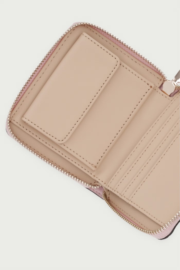 Doplnky Guess peňaženka dámska z imitácie kože CARMELLA SWPD22.25137 ružová