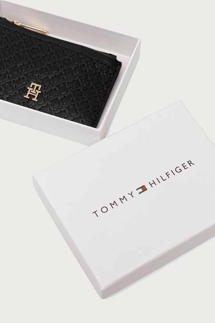 Novčanik za žene od imitacije kože Tommy Hilfiger crna AW0AW19166
