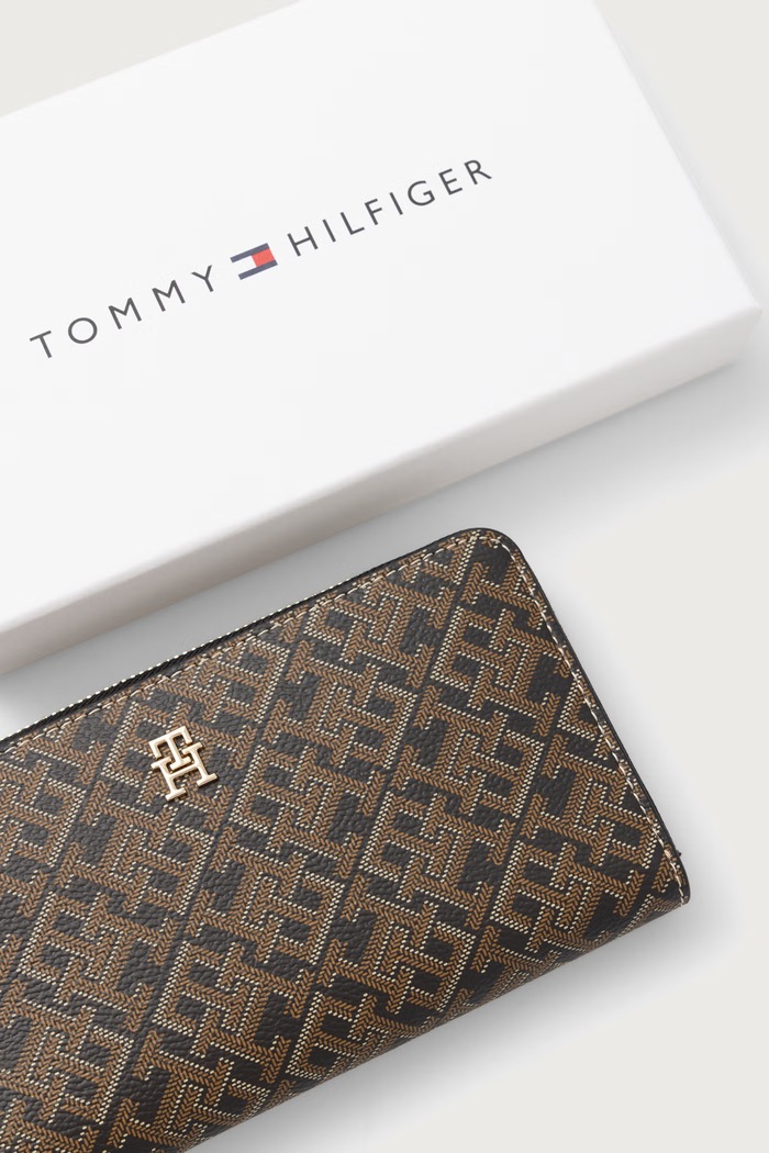 Tommy Hilfiger πορτοφόλι γυναικείο από απομίμηση δέρματος καφέ AW0AW18996