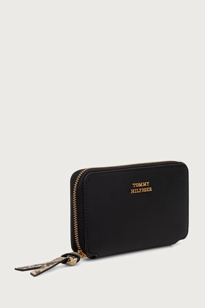 Tommy Hilfiger Novčanik za žene kožni AW0AW18939 crna AW26